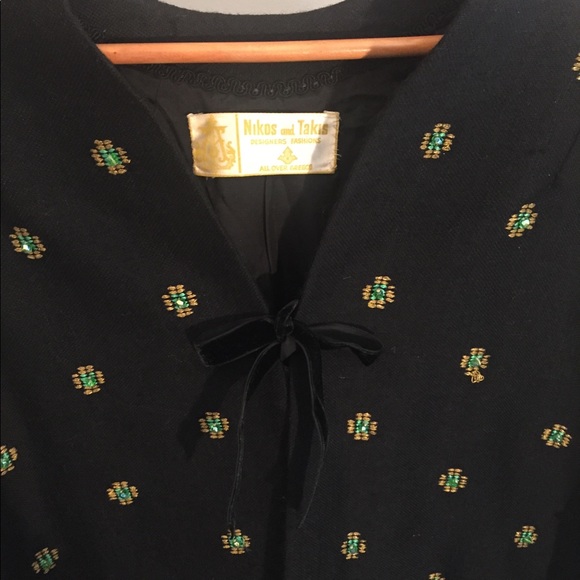 Vintage Nikos and Takis Cape - Picture 2 of 8